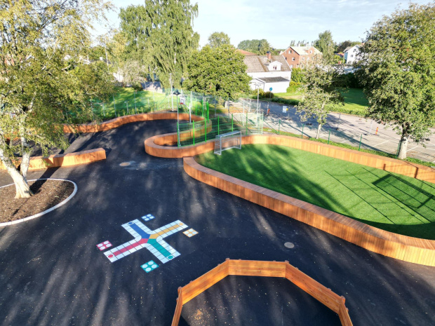 konstgräs skola skolgård saltex