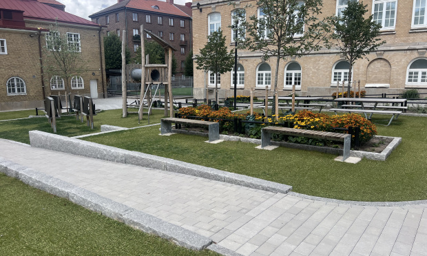 Ånässkolan, anläggning av hybridgräs play2play unilawn hybrid, Saltex Sports & Play