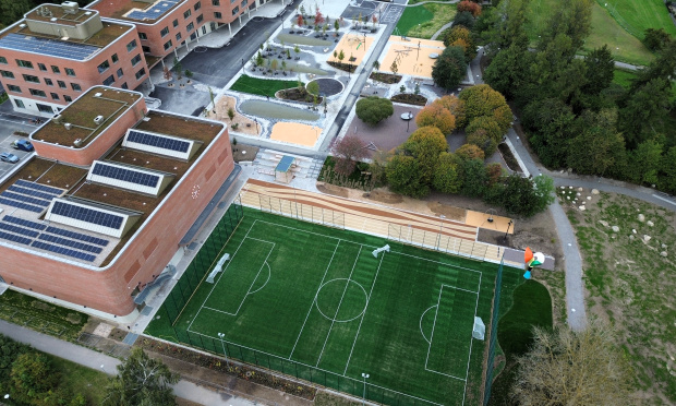 eleonoraskolan hallunda skolgård konstgräs gummiasfalt lek o aktivitet saltex